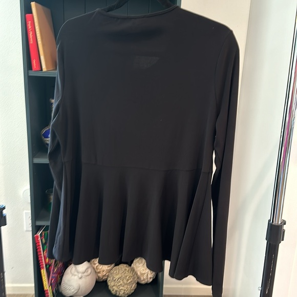 Like new Large black poly spandex blend long sleeve blouse by CeCe - Picture 4 of 6